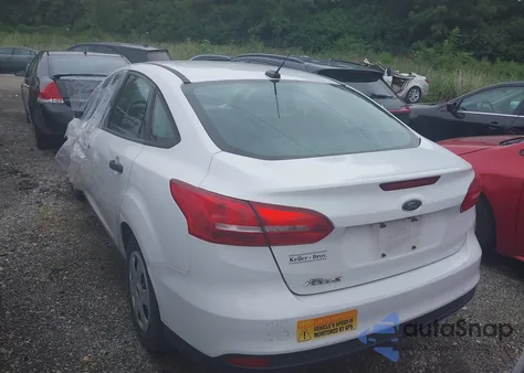 2018 Ford Focus S из США, поврежденный, VIN 1FADP3E23JL266417